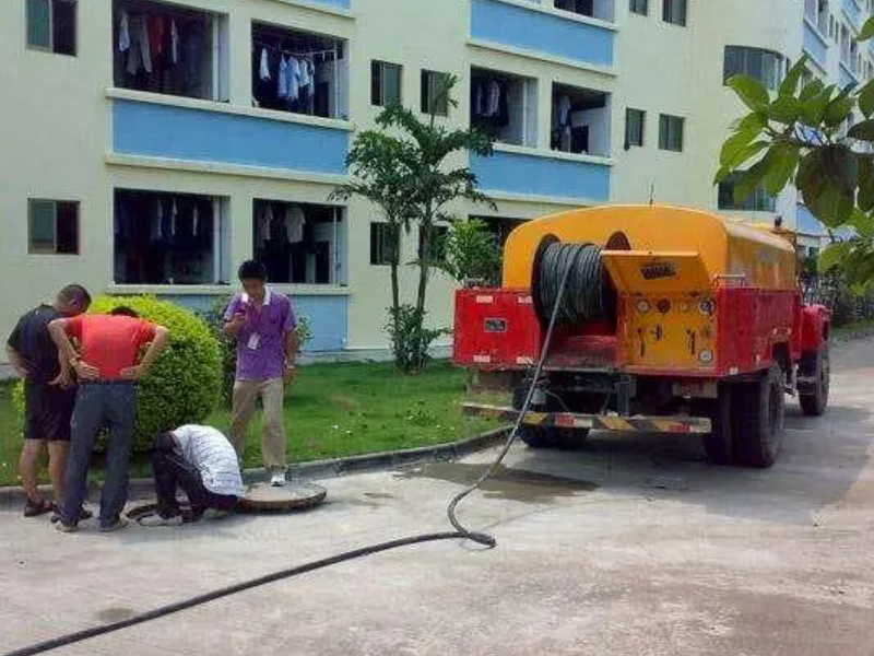 下关疏通管道 水电打孔 抽粪 高压车清洗 改道