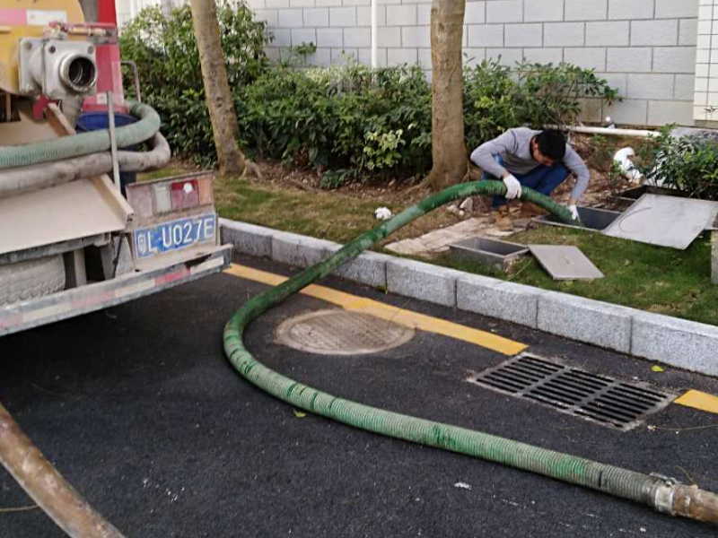 南京下关区化粪池清理 造成污水管道堵塞的原因有哪些